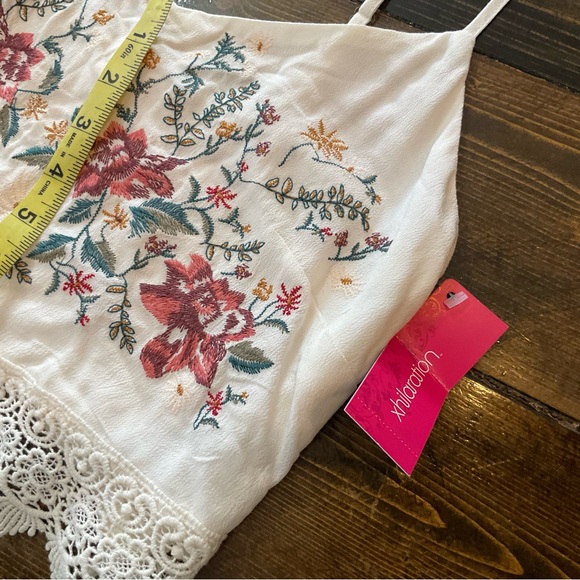 Floral Embroidered White Lace Trim Top - Picture 6 of 8
